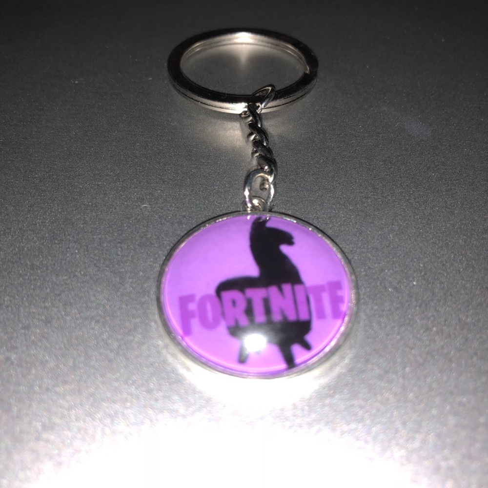 Fortnite Keychain - Picture 2 of 3